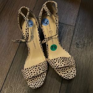 NWOT Chinese laundry heels